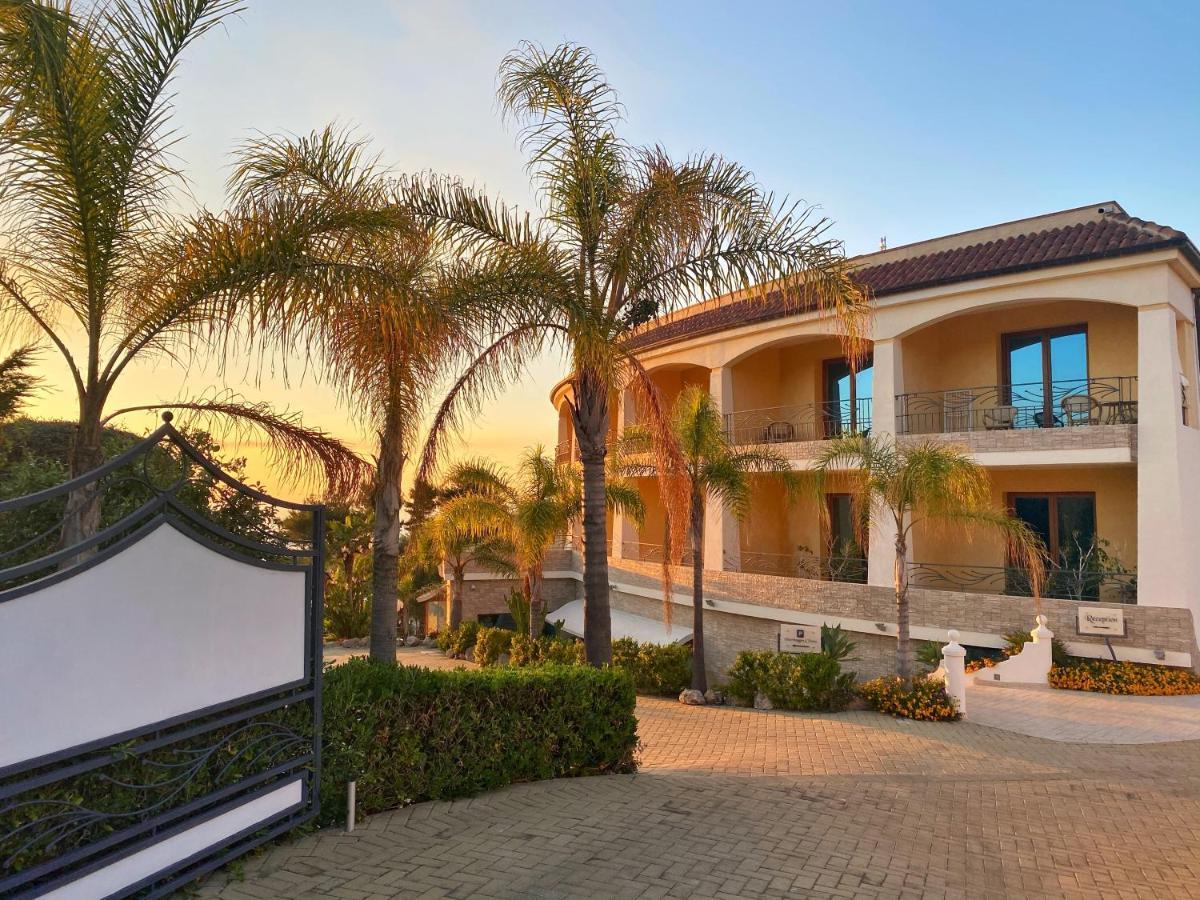Blu Tropical Resort Zambrone Exterior foto